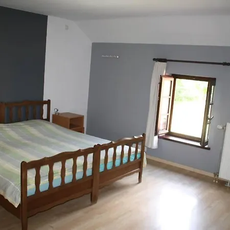 아파트 Privatif Au Centre De Lobbes