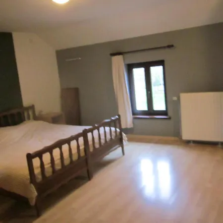 아파트 Privatif Au Centre De Lobbes