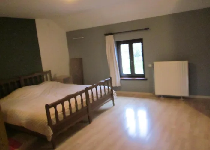 아파트 Privatif Au Centre De Lobbes